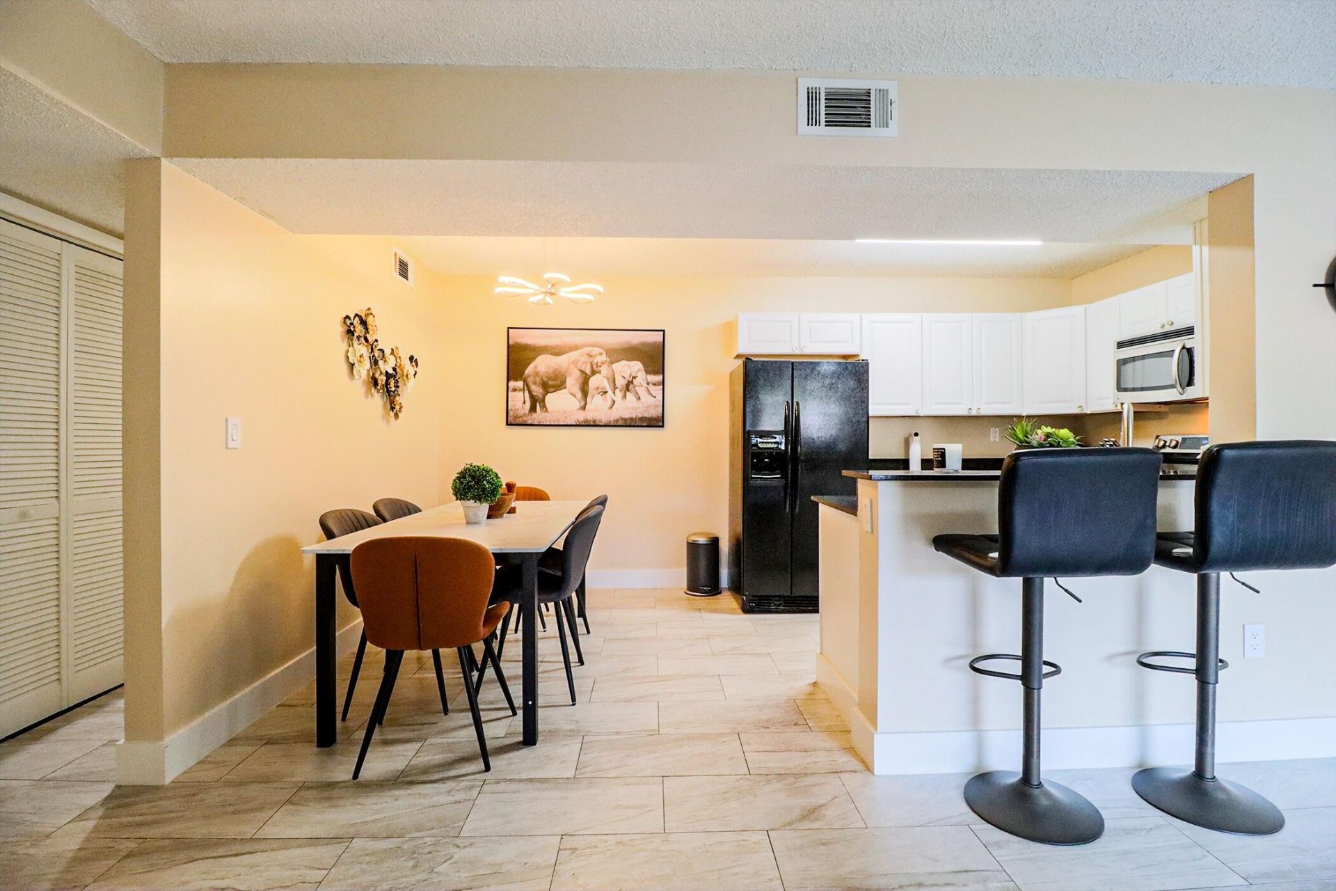 450 Palm Circle, Unit 106, Pembroke Pines, FL 33025 Photo