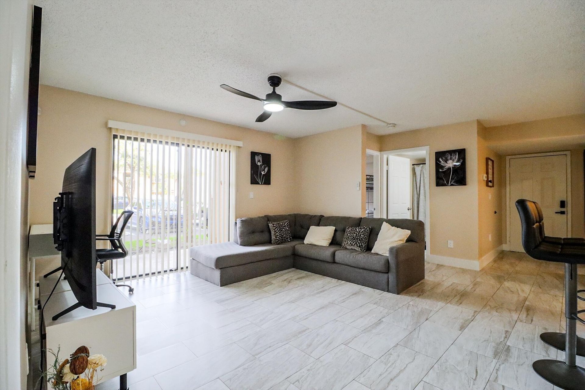 450 Palm Circle, Unit 106, Pembroke Pines, FL 33025 Photo