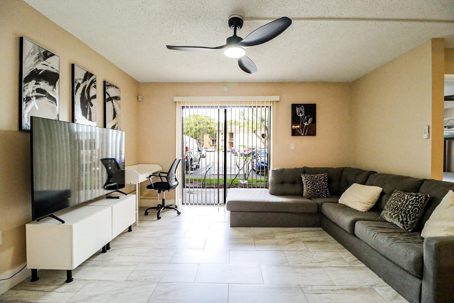450 Palm Circle, Unit 106, Pembroke Pines, FL 33025 Photo