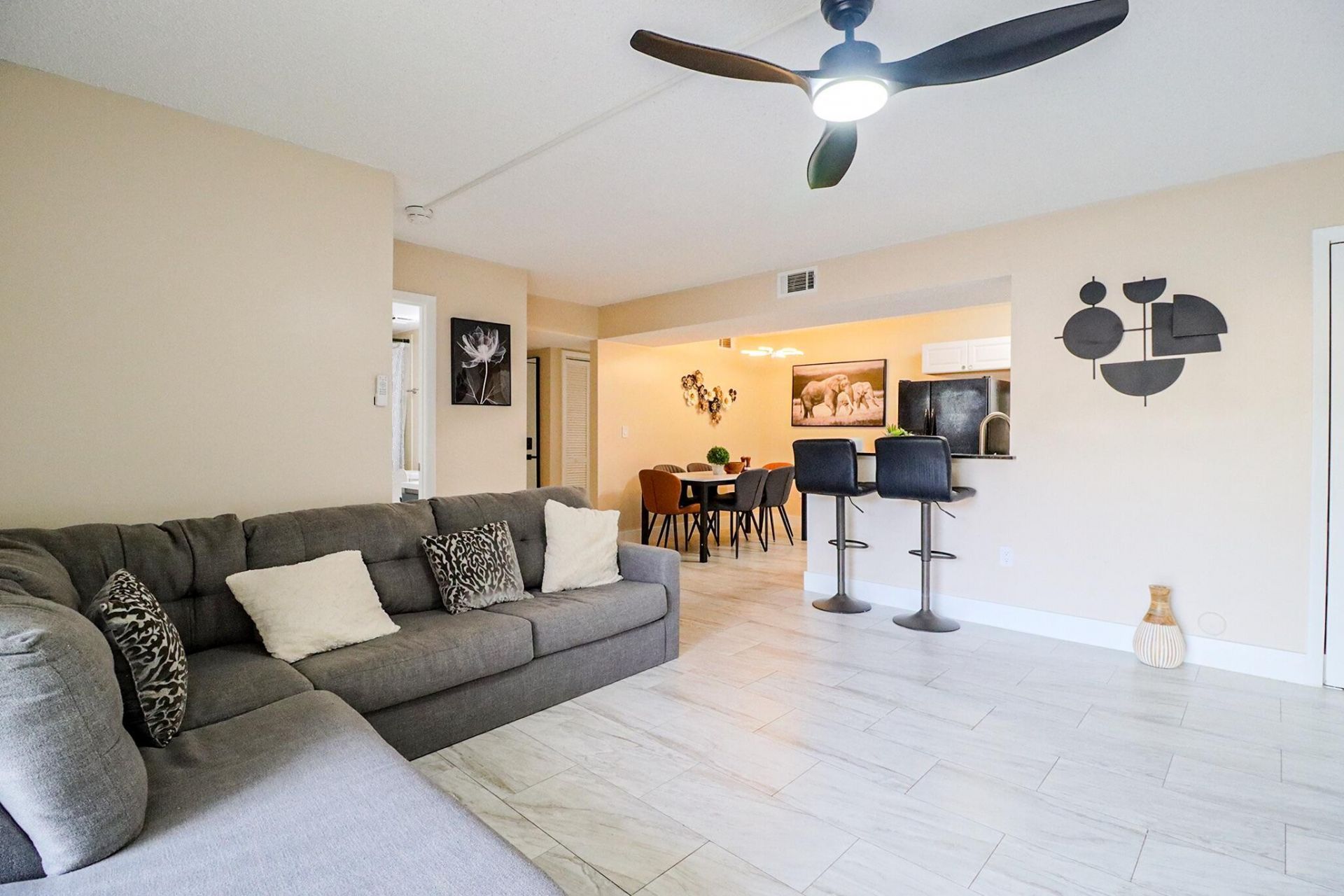 450 Palm Circle, Unit 106, Pembroke Pines, FL 33025 Photo