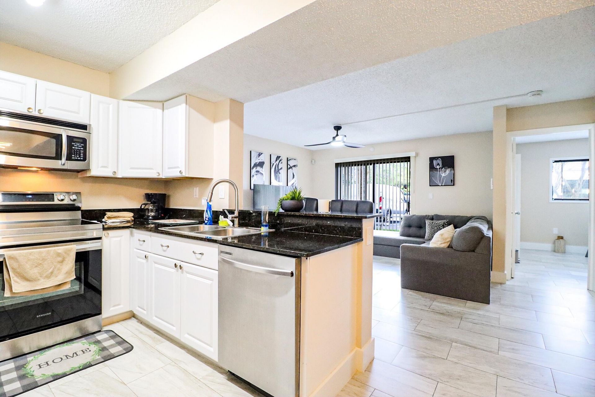 450 Palm Circle, Unit 106, Pembroke Pines, FL 33025 Photo