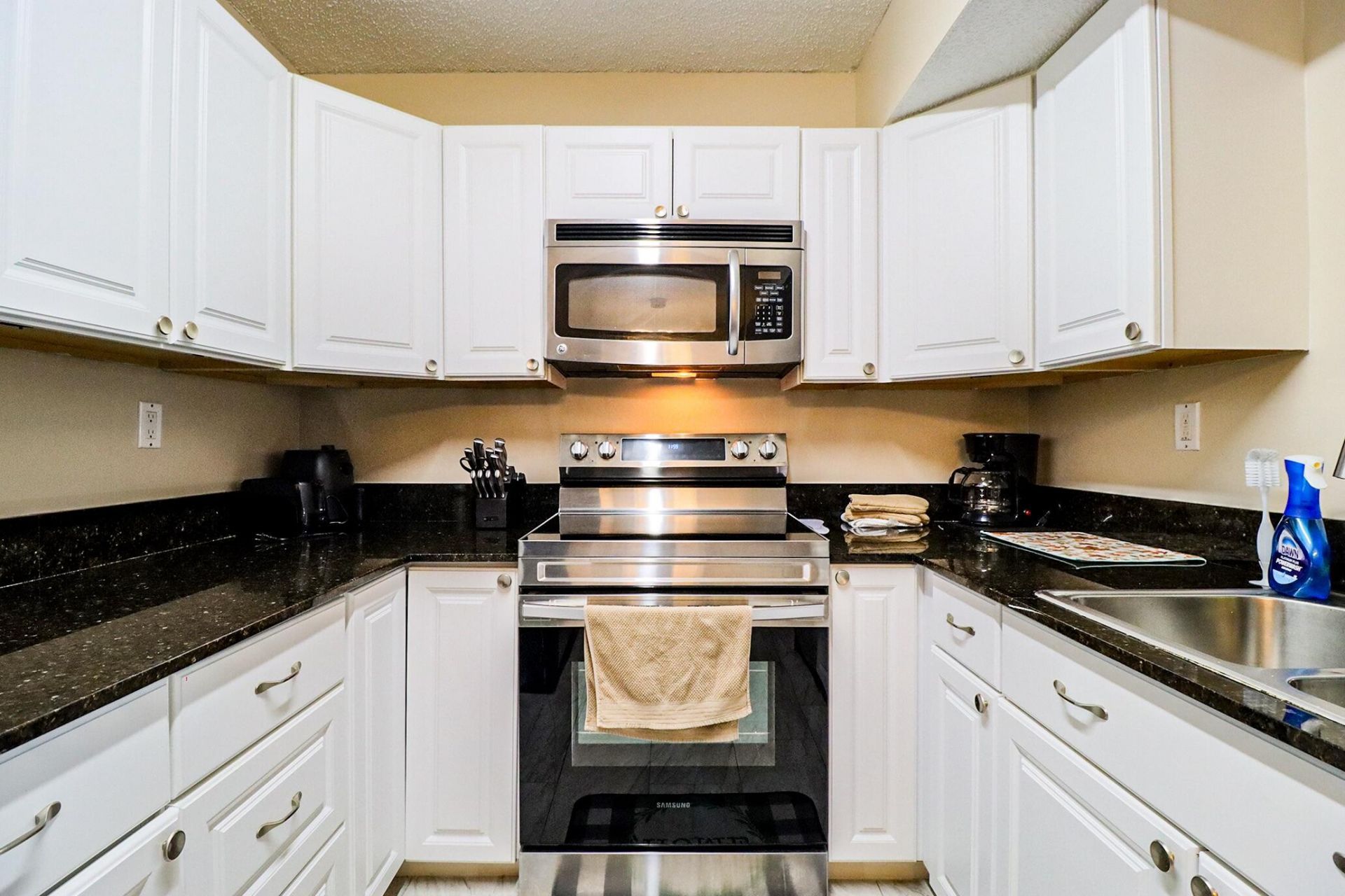 450 Palm Circle, Unit 106, Pembroke Pines, FL 33025 Photo