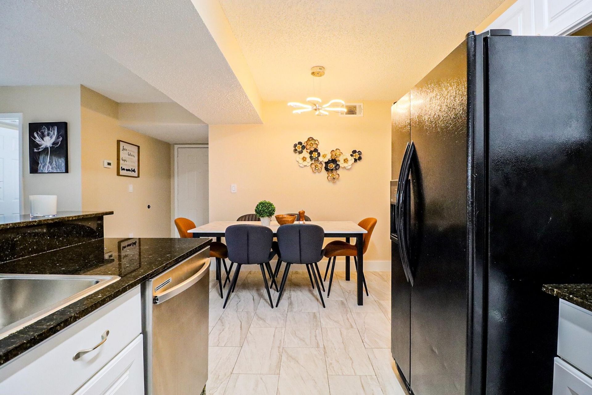 450 Palm Circle, Unit 106, Pembroke Pines, FL 33025 Photo