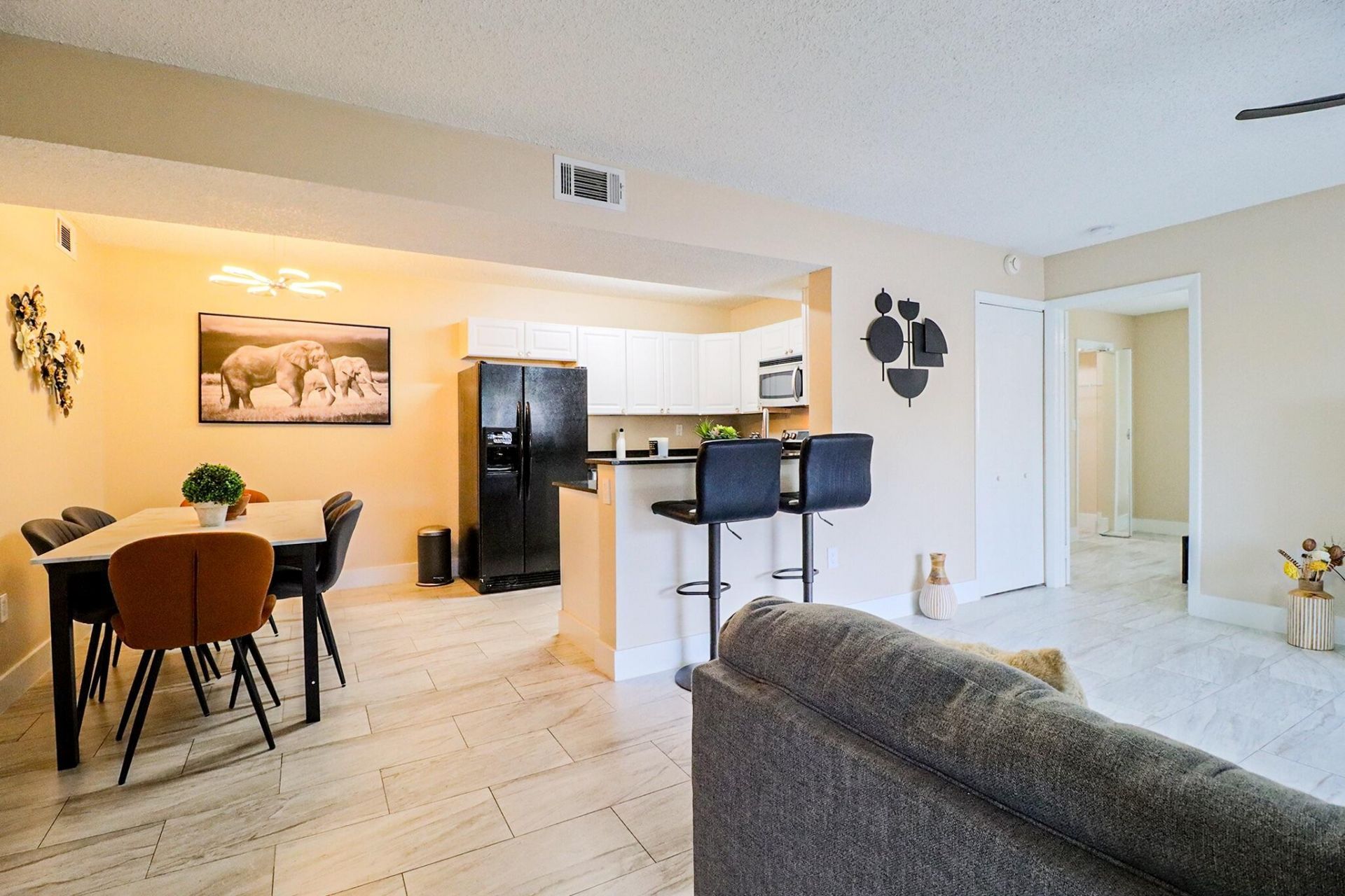 450 Palm Circle, Unit 106, Pembroke Pines, FL 33025 Photo