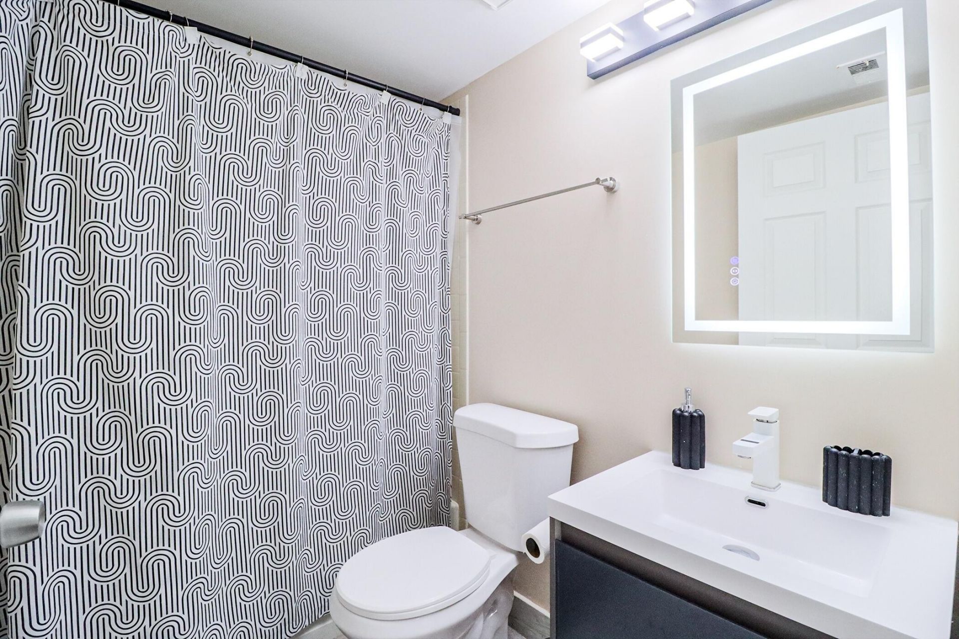 450 Palm Circle, Unit 106, Pembroke Pines, FL 33025 Photo