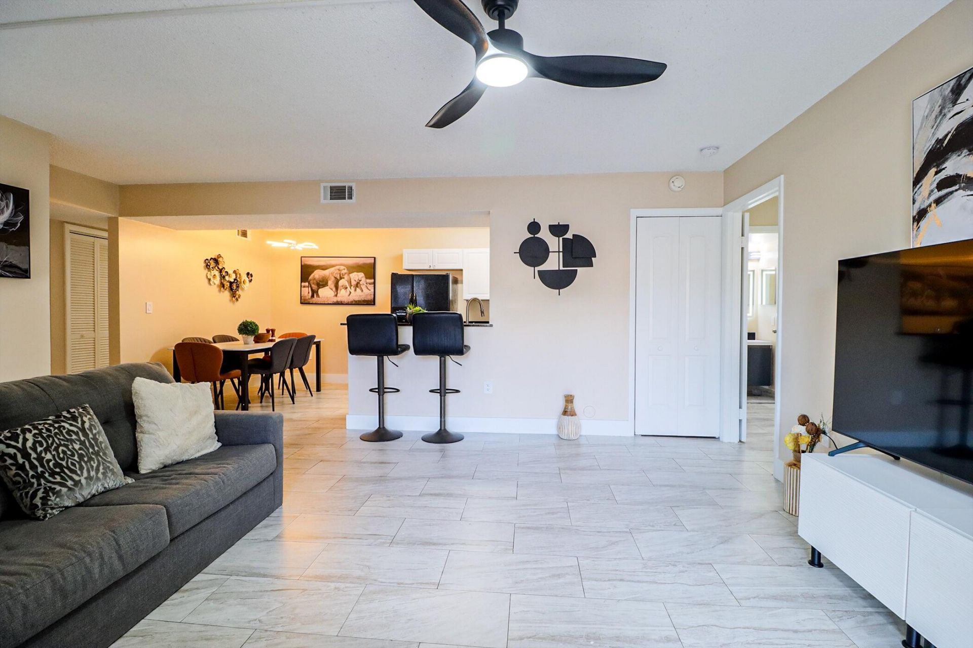 450 Palm Circle, Unit 106, Pembroke Pines, FL 33025 Photo