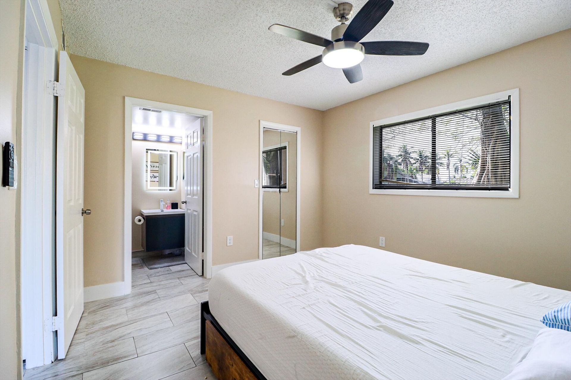 450 Palm Circle, Unit 106, Pembroke Pines, FL 33025 Photo