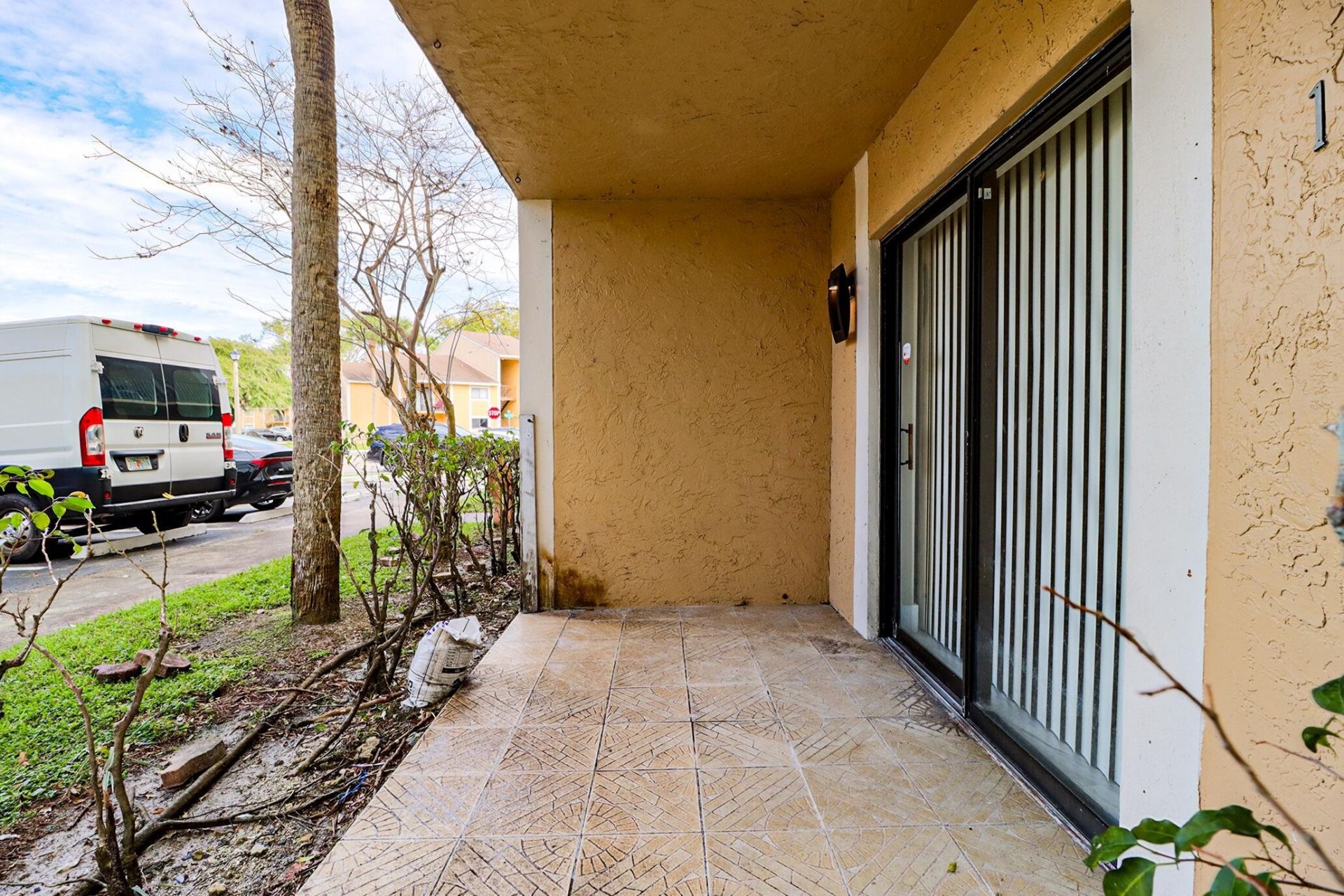 450 Palm Circle, Unit 106, Pembroke Pines, FL 33025 Photo
