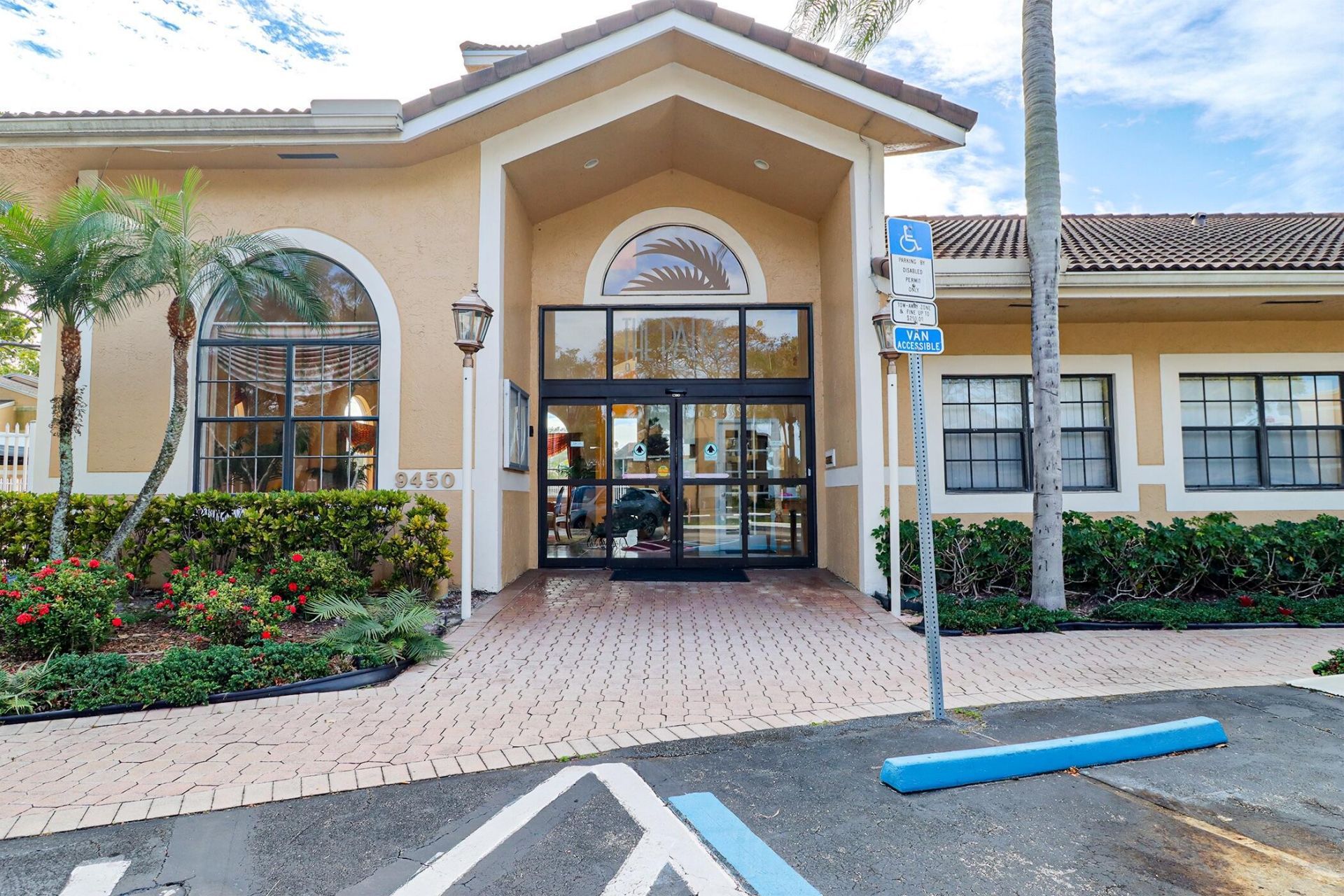 450 Palm Circle, Unit 106, Pembroke Pines, FL 33025 Photo