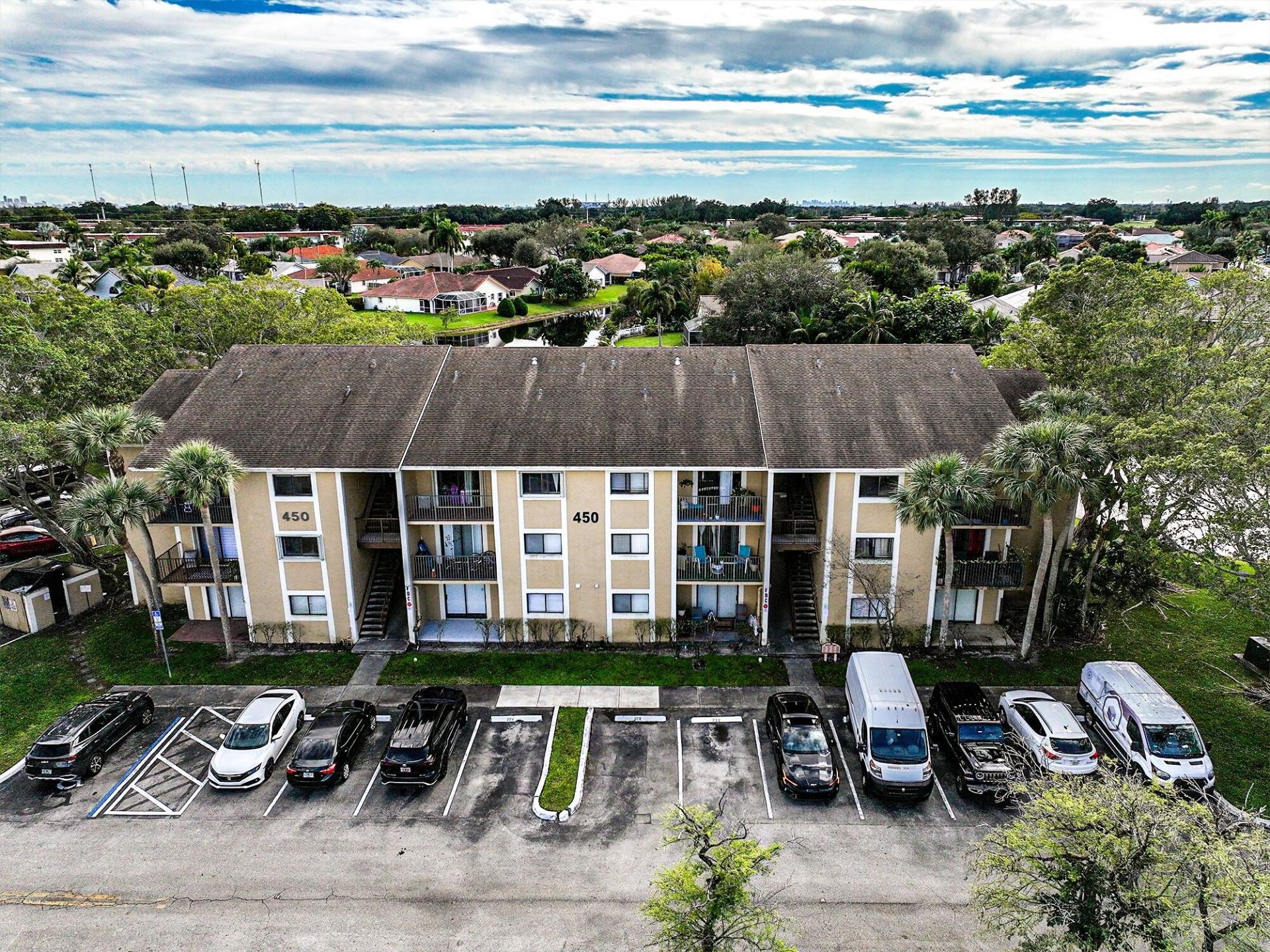 450 Palm Circle, Unit 106, Pembroke Pines, FL 33025 Photo