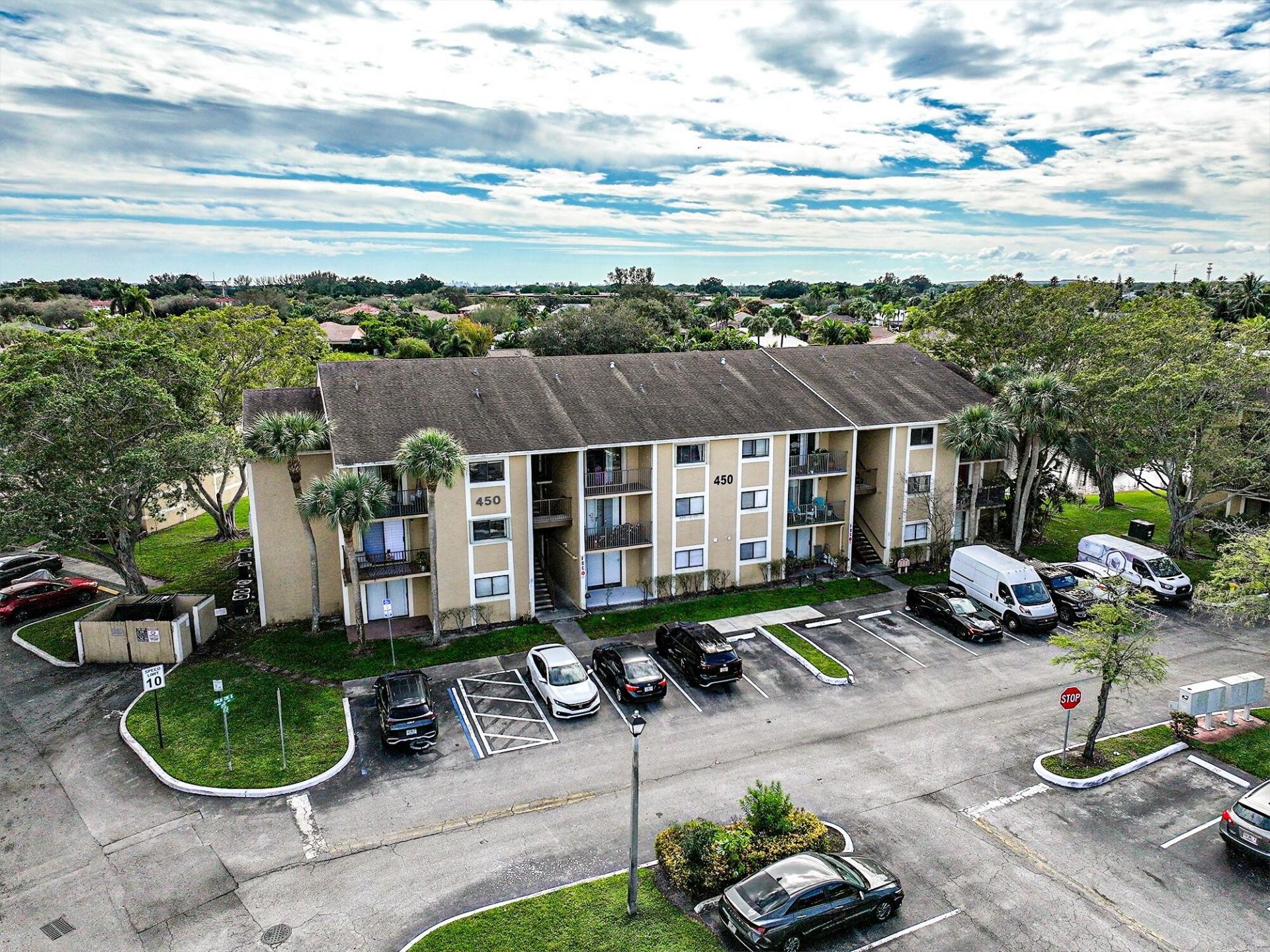 450 Palm Circle, Unit 106, Pembroke Pines, FL 33025 Photo