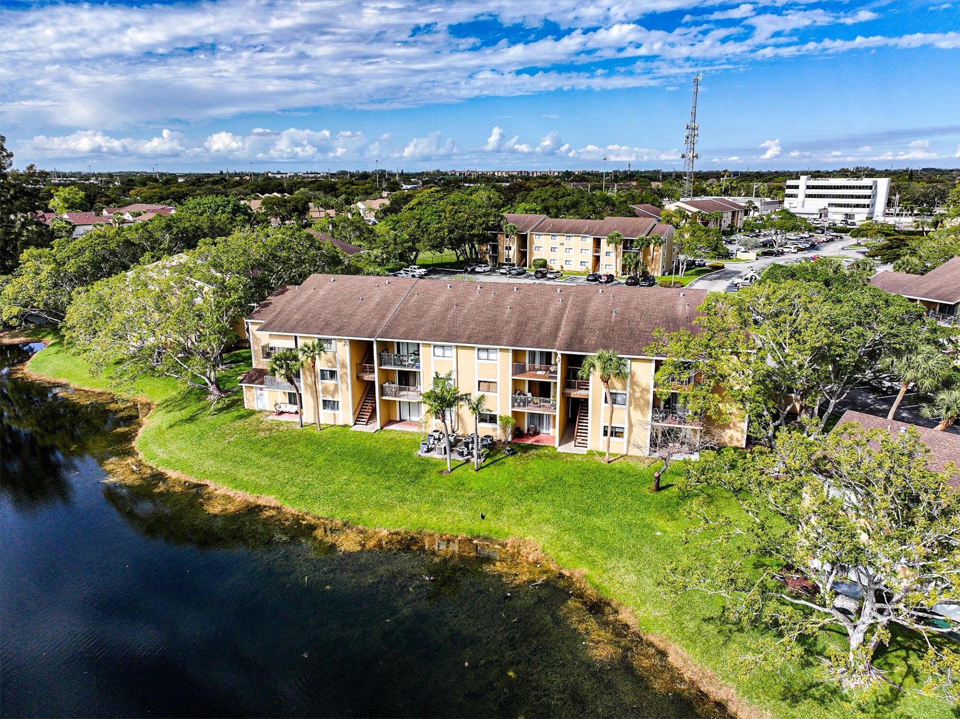 450 Palm Circle, Unit 106, Pembroke Pines, FL 33025 Photo