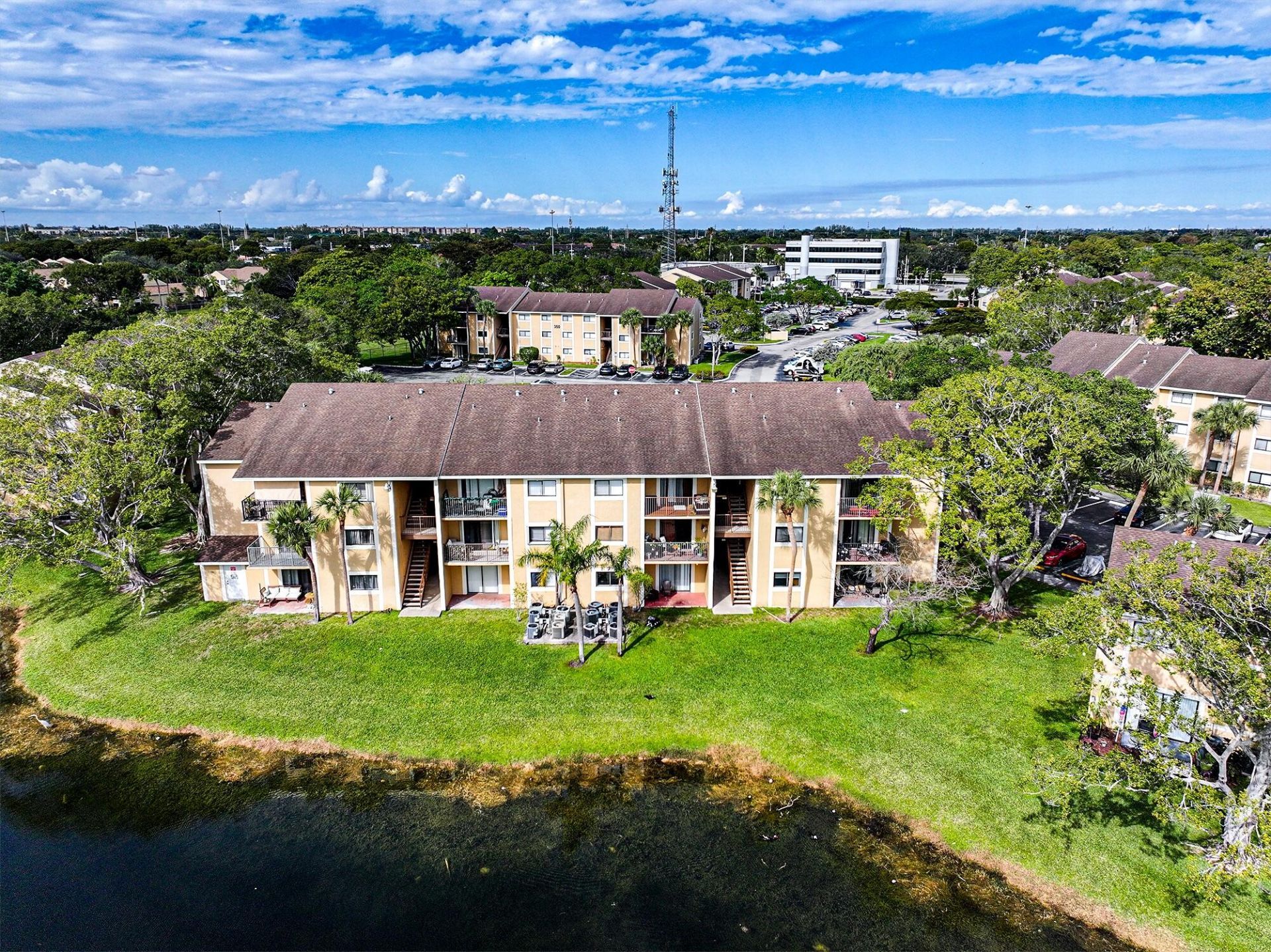 450 Palm Circle, Unit 106, Pembroke Pines, FL 33025 Photo