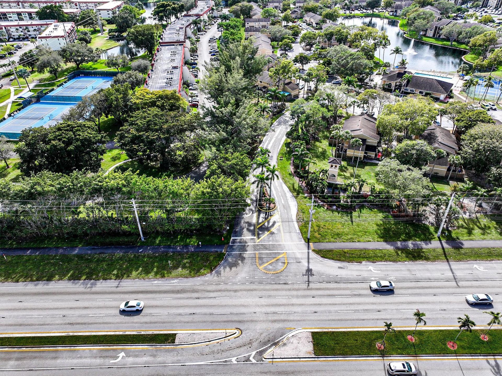 450 Palm Circle, Unit 106, Pembroke Pines, FL 33025 Photo