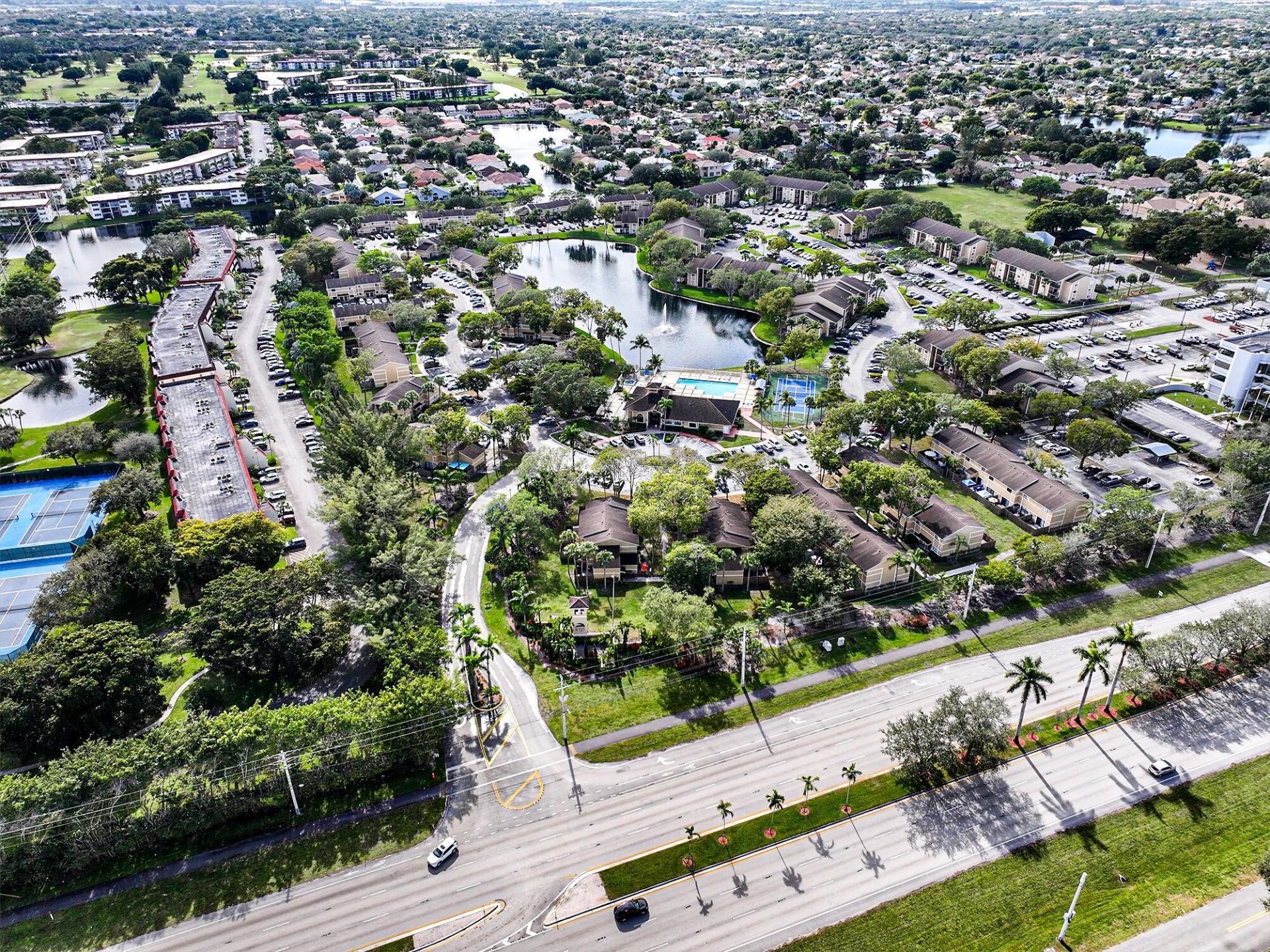 450 Palm Circle, Unit 106, Pembroke Pines, FL 33025 Photo