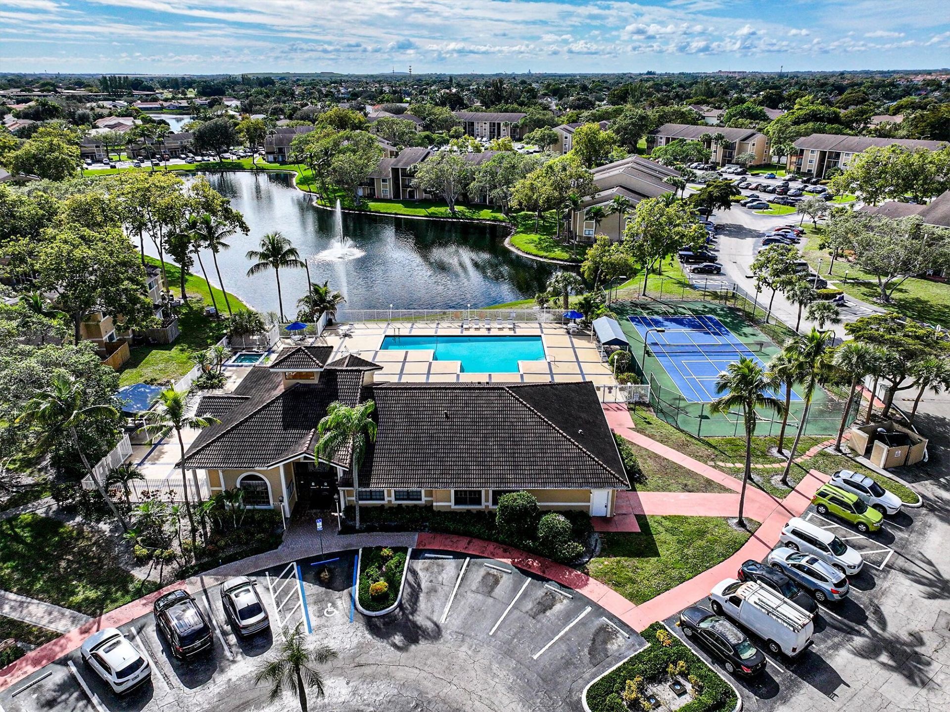 450 Palm Circle, Unit 106, Pembroke Pines, FL 33025 Photo