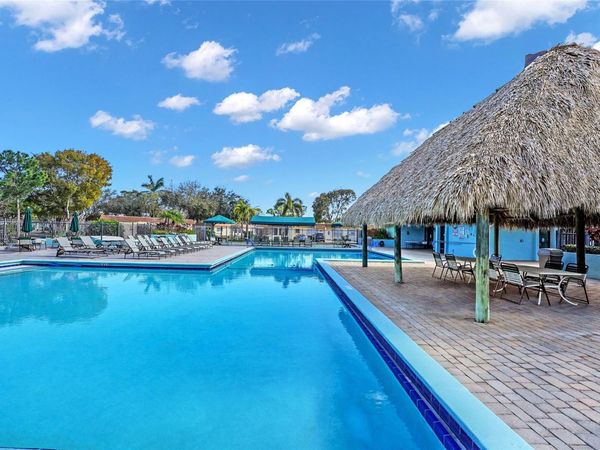 2822 SW Natura Blvd, Deerfield Beach, FL 33441