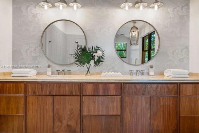 2330 Overbrook St , Coconut Grove, FL 33133 Photo