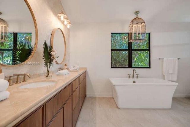 2330 Overbrook St , Coconut Grove, FL 33133 Photo