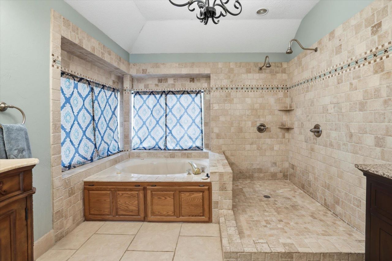 5108 Centennial Oak Circle, Tallahassee, FL 32308 Photo