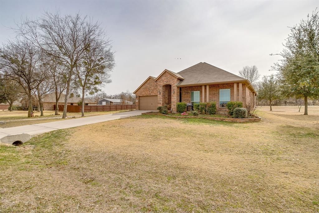 132 Creekwood Ranch Road, Azle, TX 76020 Main Photo