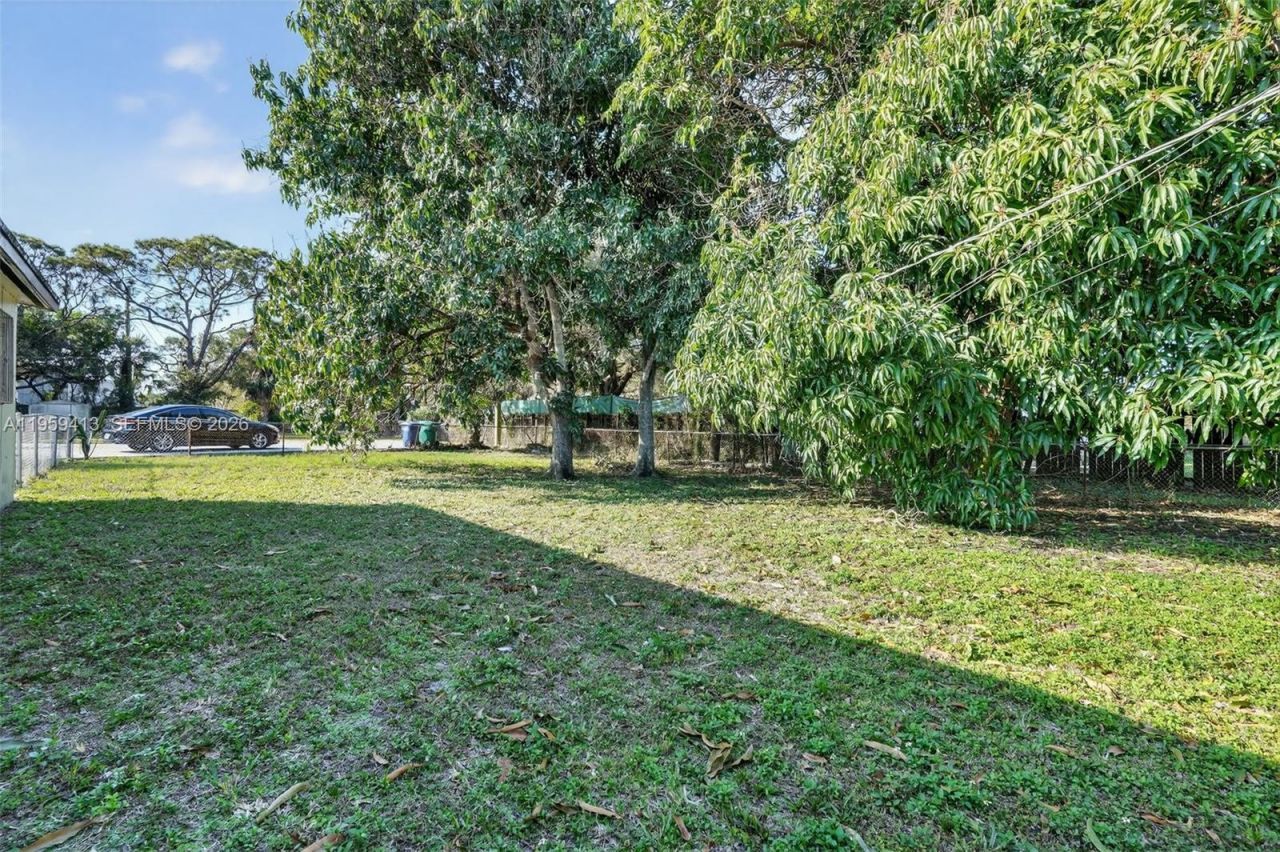 16930 NW 37th Pl, Miami Gardens, FL 33055 Photo