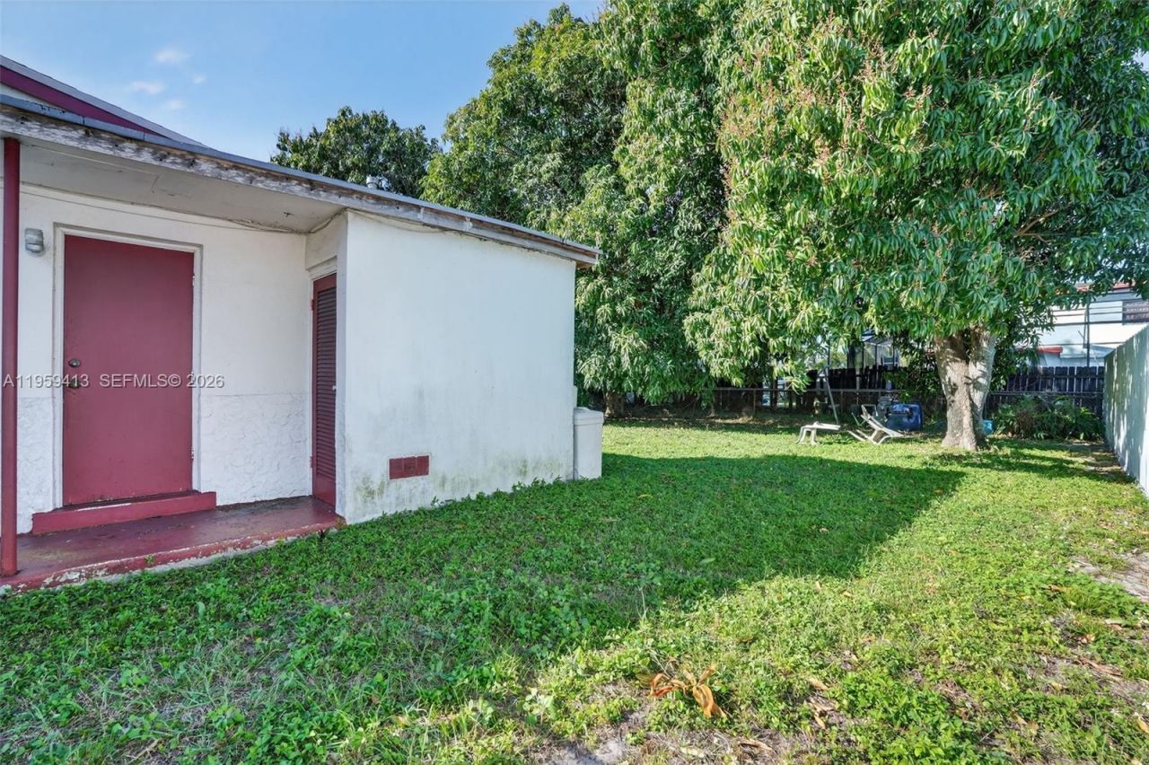 16930 NW 37th Pl, Miami Gardens, FL 33055 Photo