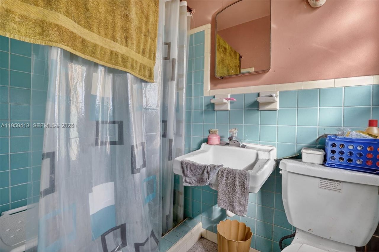 16930 NW 37th Pl, Miami Gardens, FL 33055 Photo