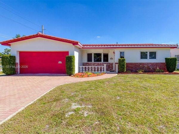 2225 N 39th Ave, Hollywood, FL 33021