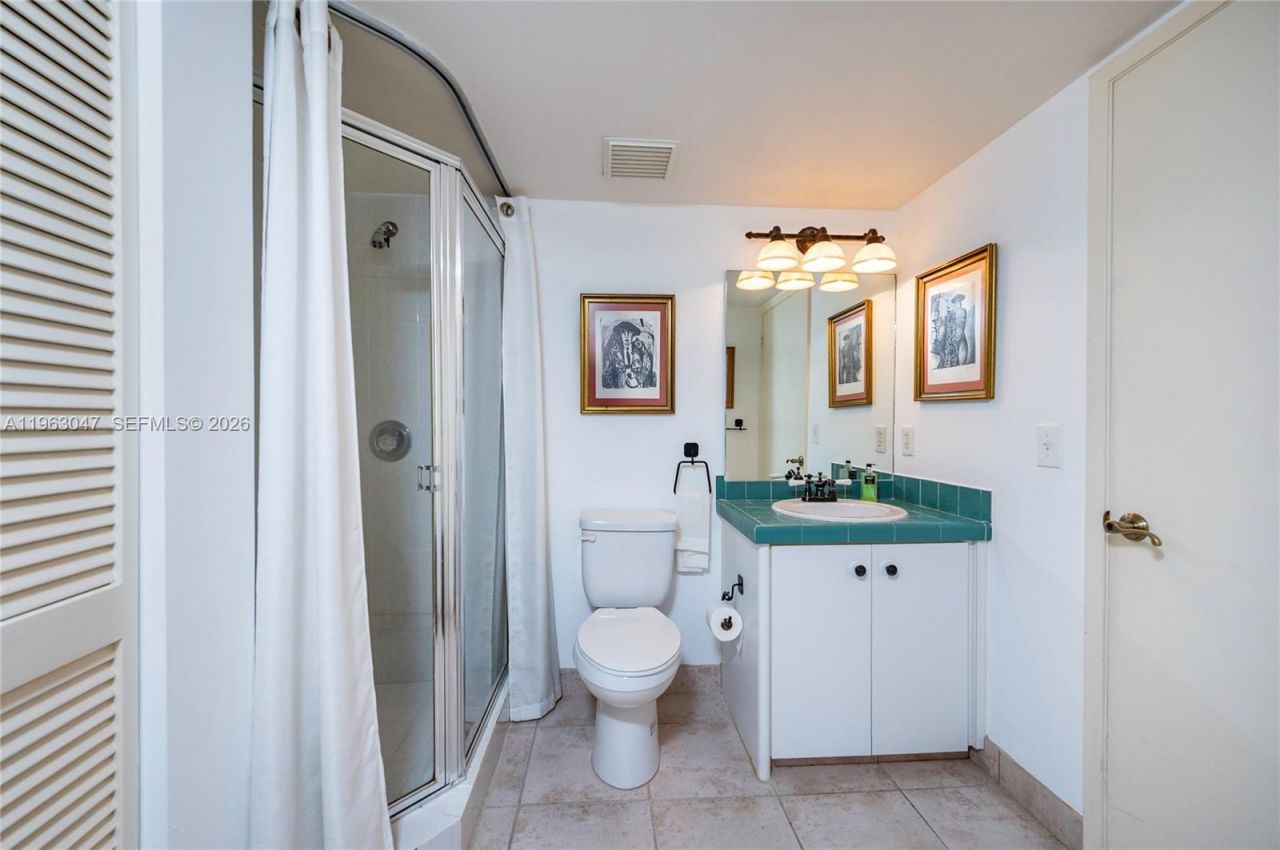 1 Alhambra Cir , Unit 403, Coral Gables, FL 33134 Photo