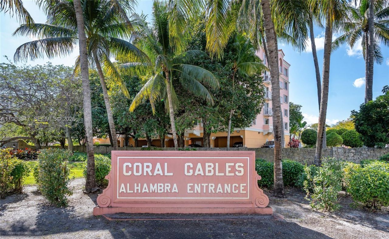 1 Alhambra Cir , Unit 403, Coral Gables, FL 33134 Photo