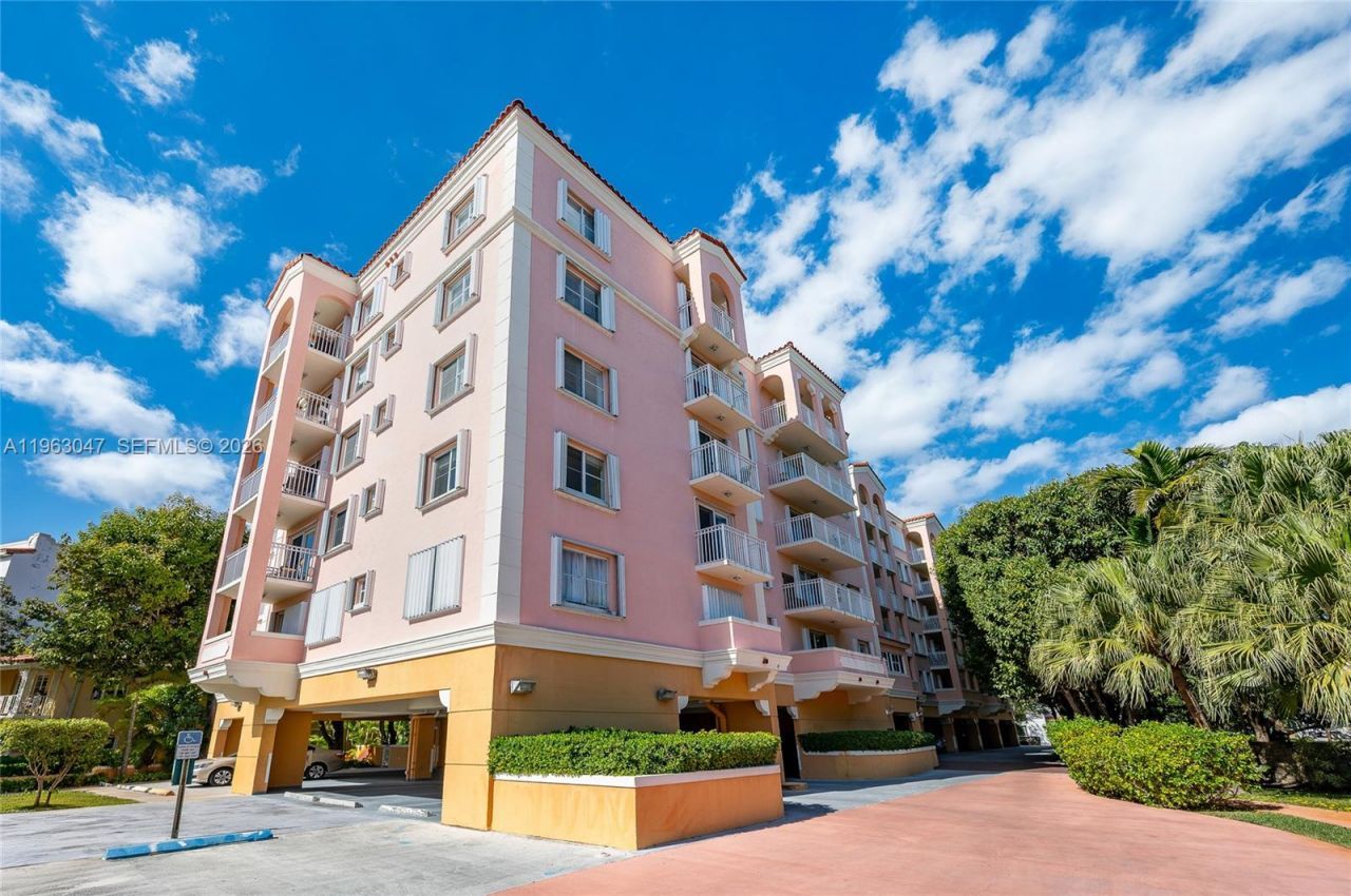 1 Alhambra Cir , Unit 403, Coral Gables, FL 33134 Photo