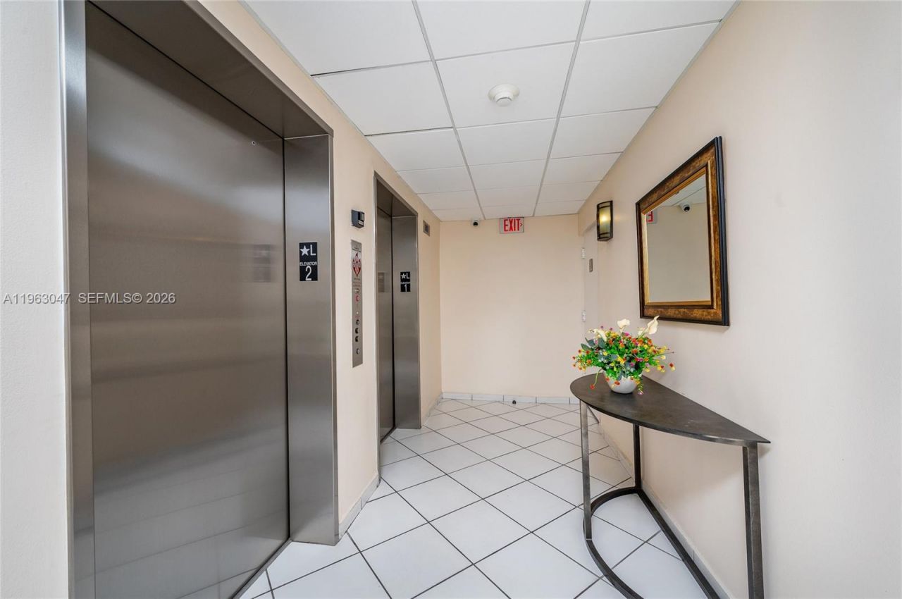 1 Alhambra Cir , Unit 403, Coral Gables, FL 33134 Photo