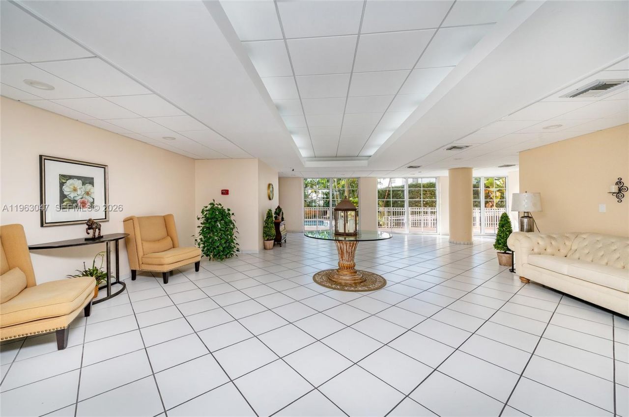 1 Alhambra Cir , Unit 403, Coral Gables, FL 33134 Photo