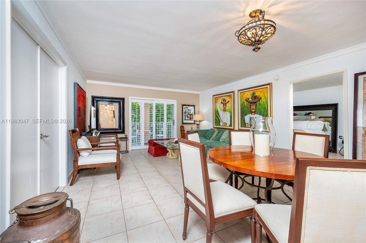 1 Alhambra Cir , Unit 403, Coral Gables, FL 33134 Photo