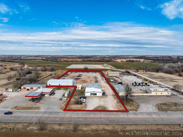 1103 E Choctaw Street, Chickasha, OK 73018