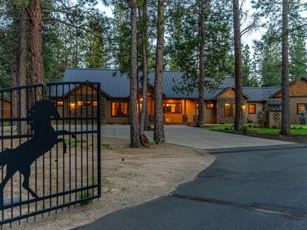 69255 Crooked Horseshoe Road, Sisters, OR 97759