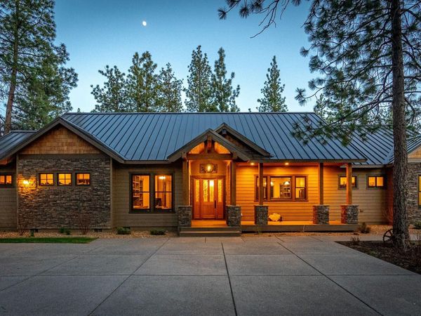 69255 Crooked Horseshoe Road, Sisters, OR 97759