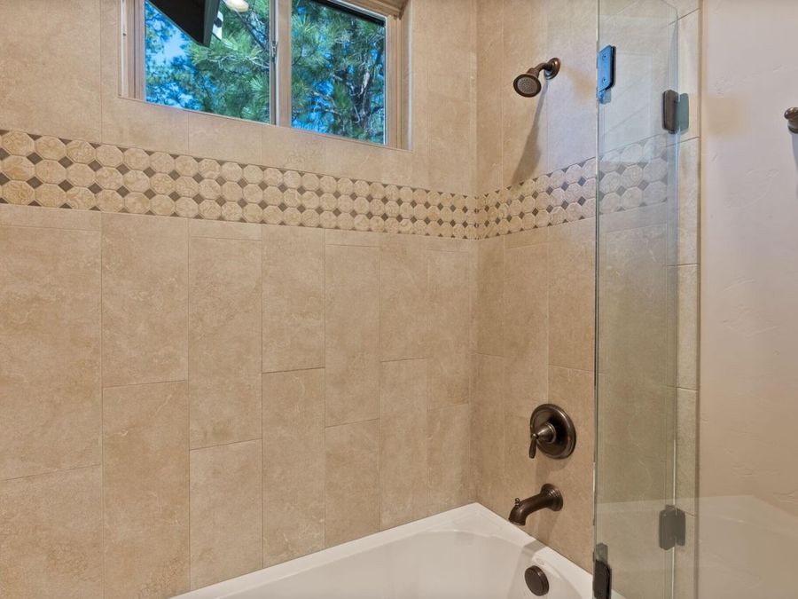 Property Image 100