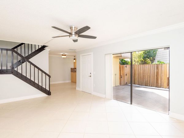 1700 Embassy Drive, Unit 305, West Palm Beach, FL 33401