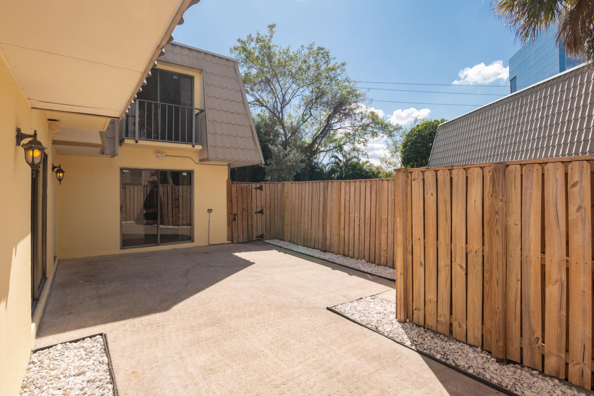 1700 Embassy Drive, Unit 305, West Palm Beach, FL 33401 Photo