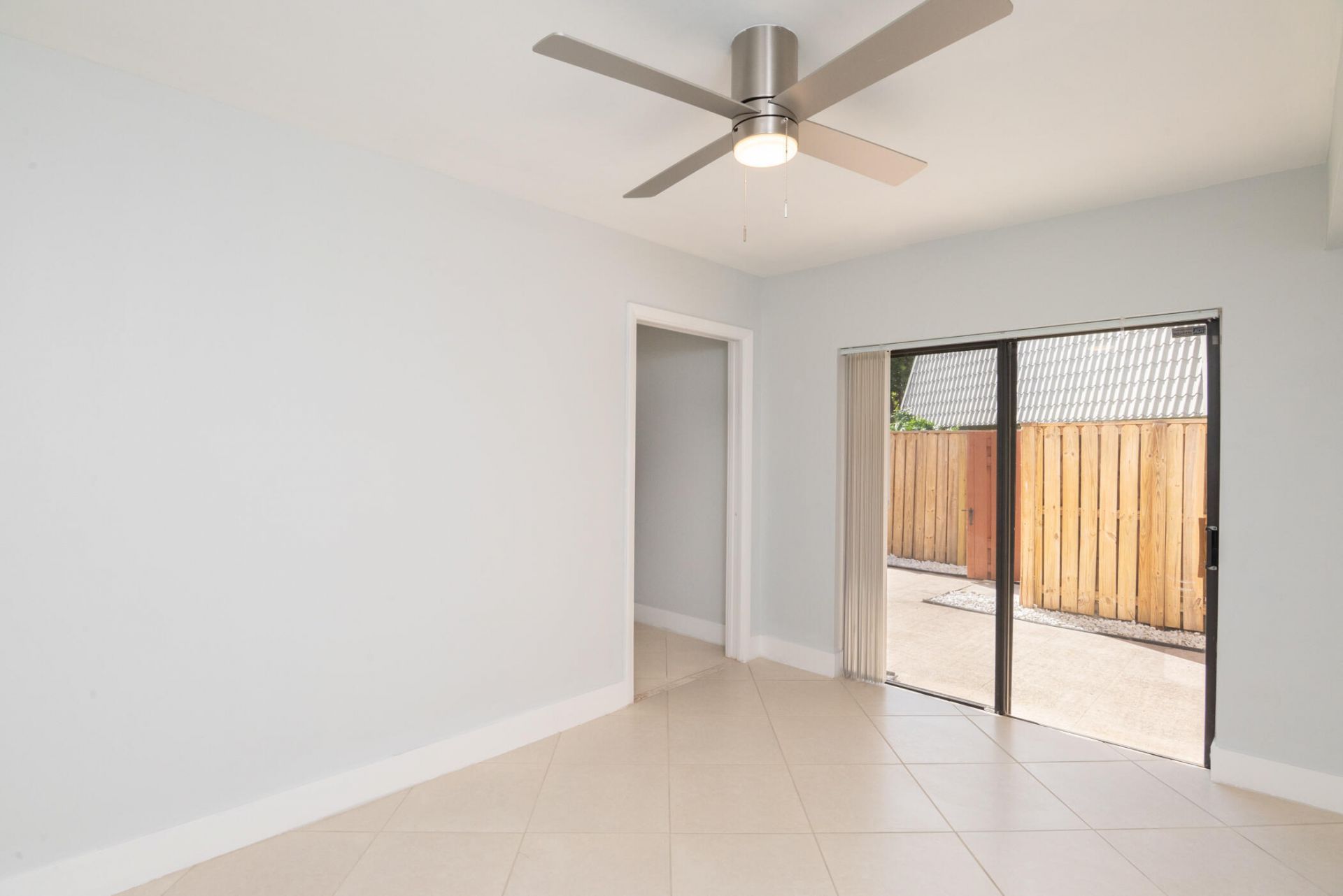 1700 Embassy Drive, Unit 305, West Palm Beach, FL 33401 Photo