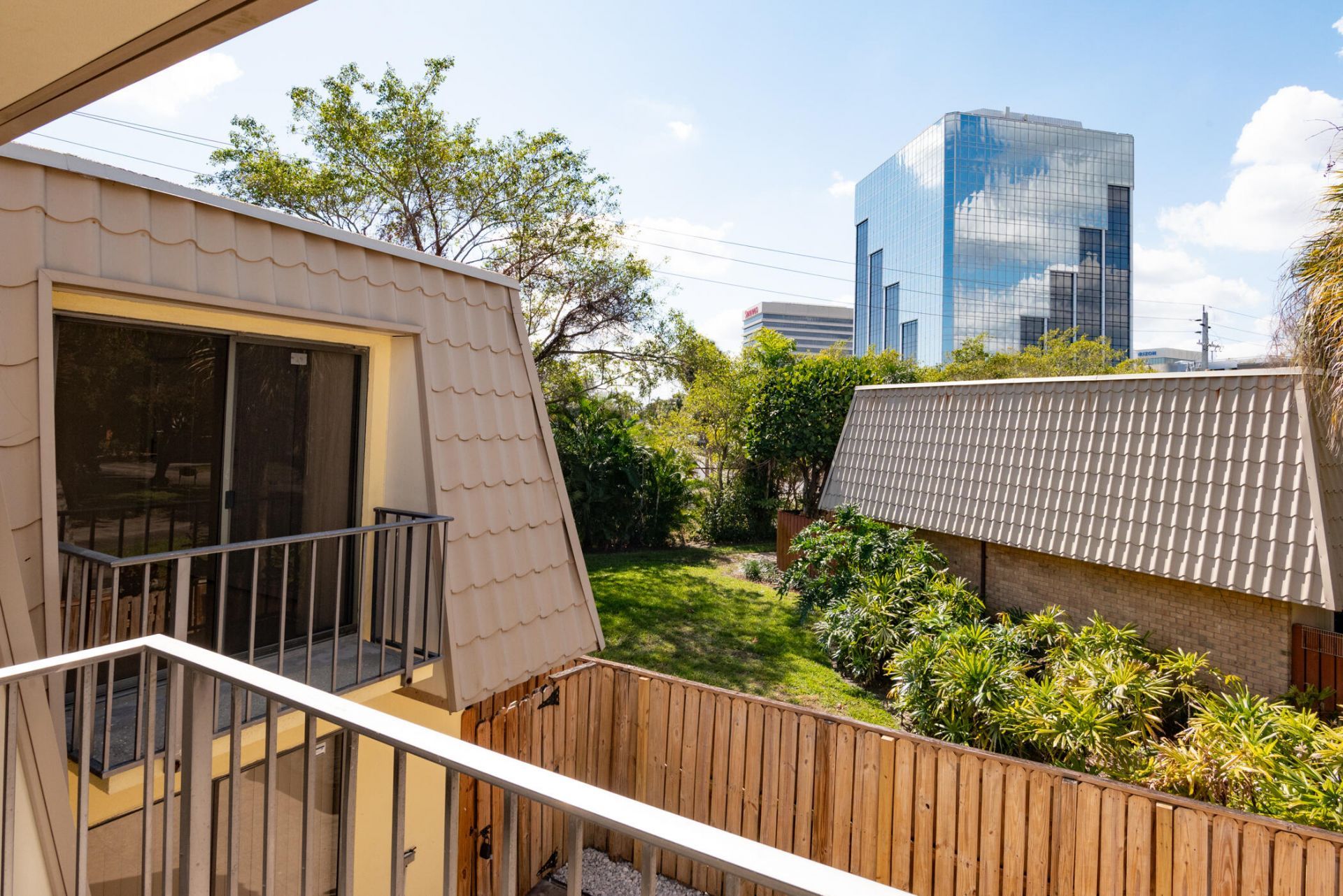 1700 Embassy Drive, Unit 305, West Palm Beach, FL 33401 Photo