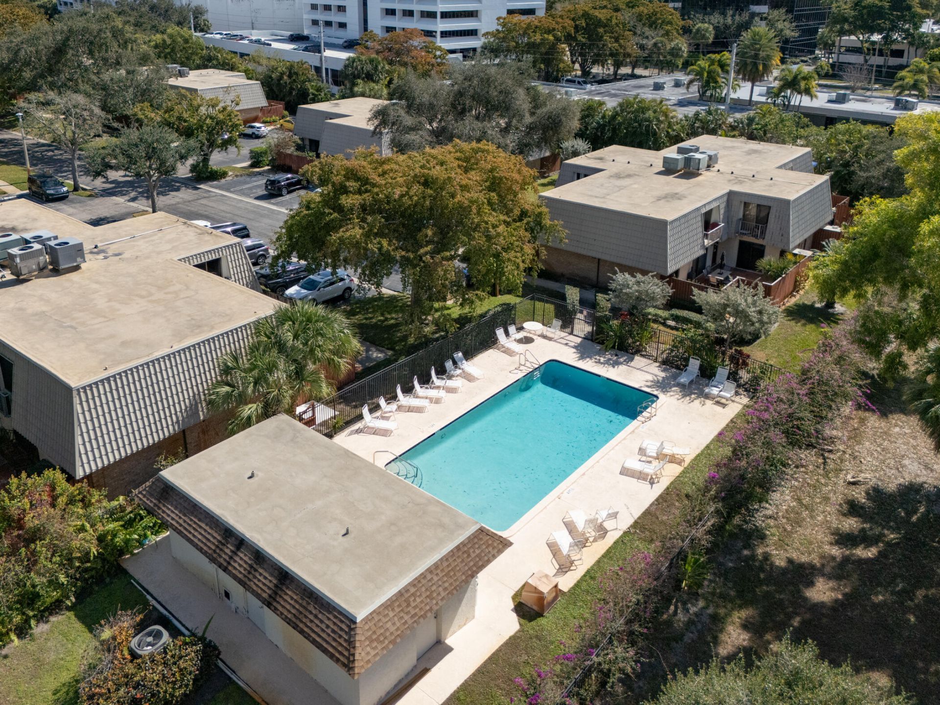 1700 Embassy Drive, Unit 305, West Palm Beach, FL 33401 Photo