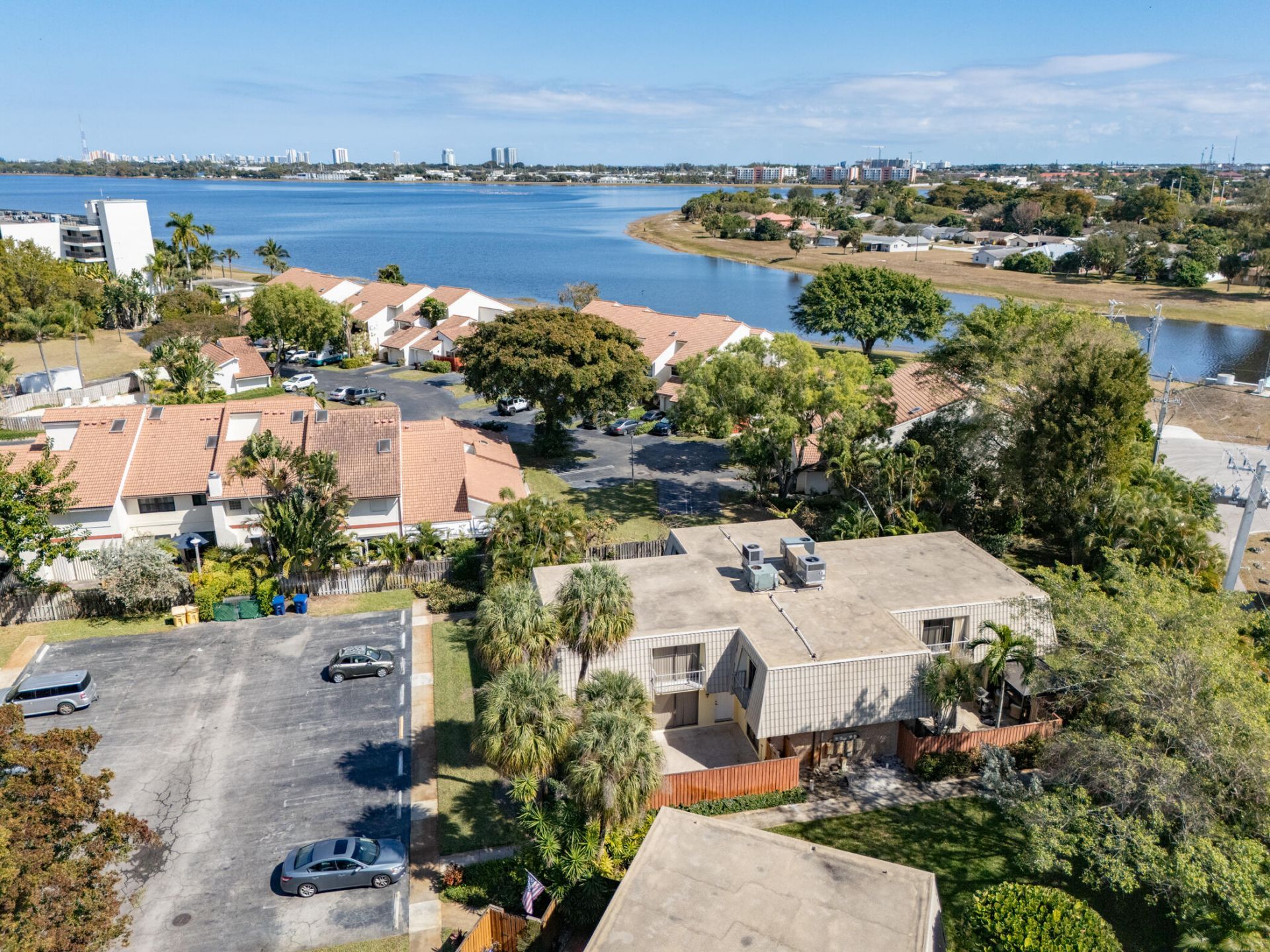 1700 Embassy Drive, Unit 305, West Palm Beach, FL 33401 Photo