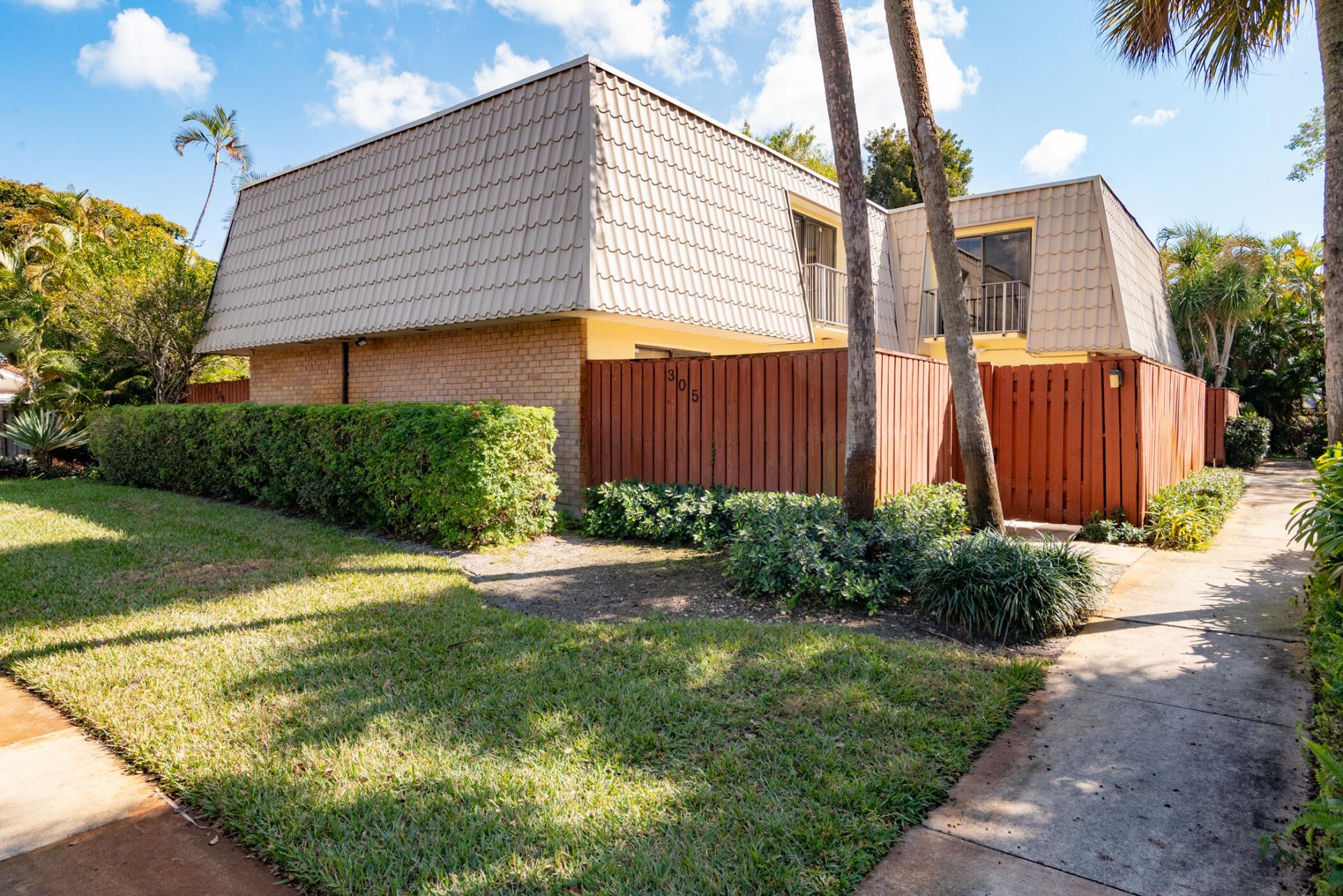 1700 Embassy Drive, Unit 305, West Palm Beach, FL 33401 Photo