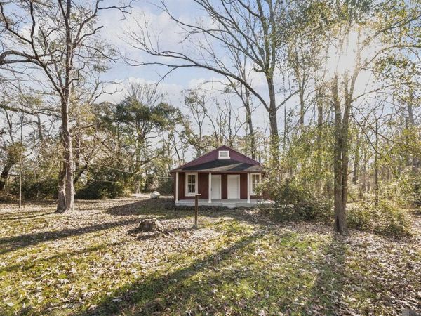 7612 Stirling Rd, St Francisville, LA 70775