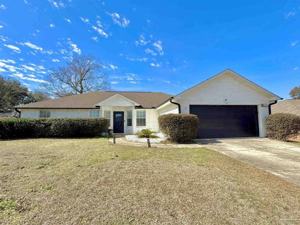 3101 Lost Creek Dr, Cantonment, FL 32533