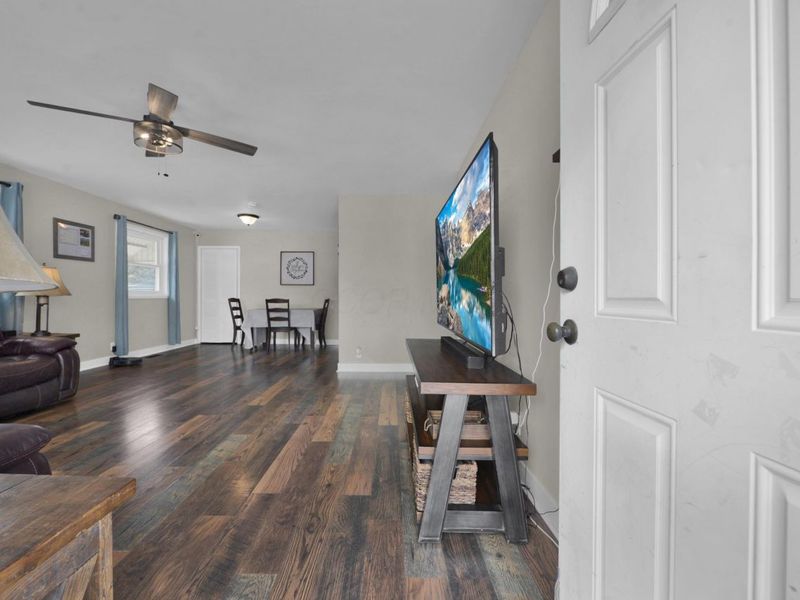 245 E Park Avenue, London, OH 43140 Photo 2