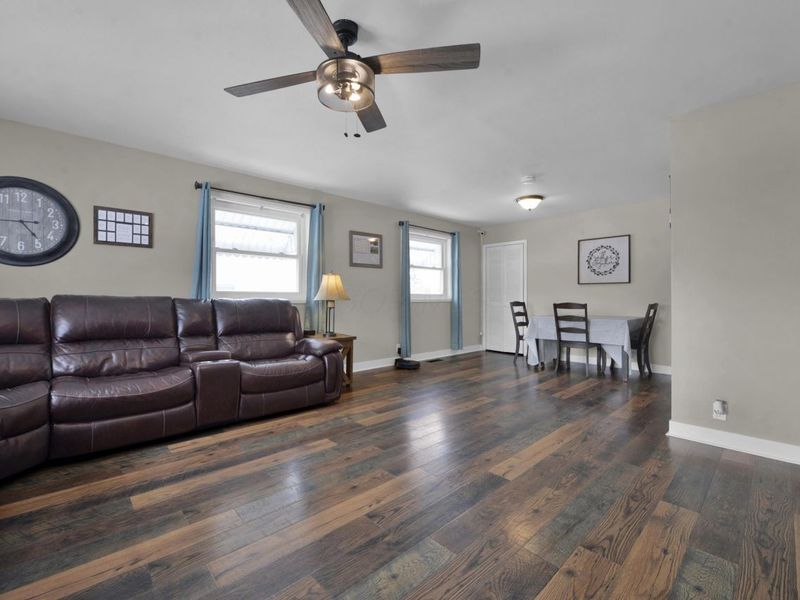 245 E Park Avenue, London, OH 43140 Photo 3